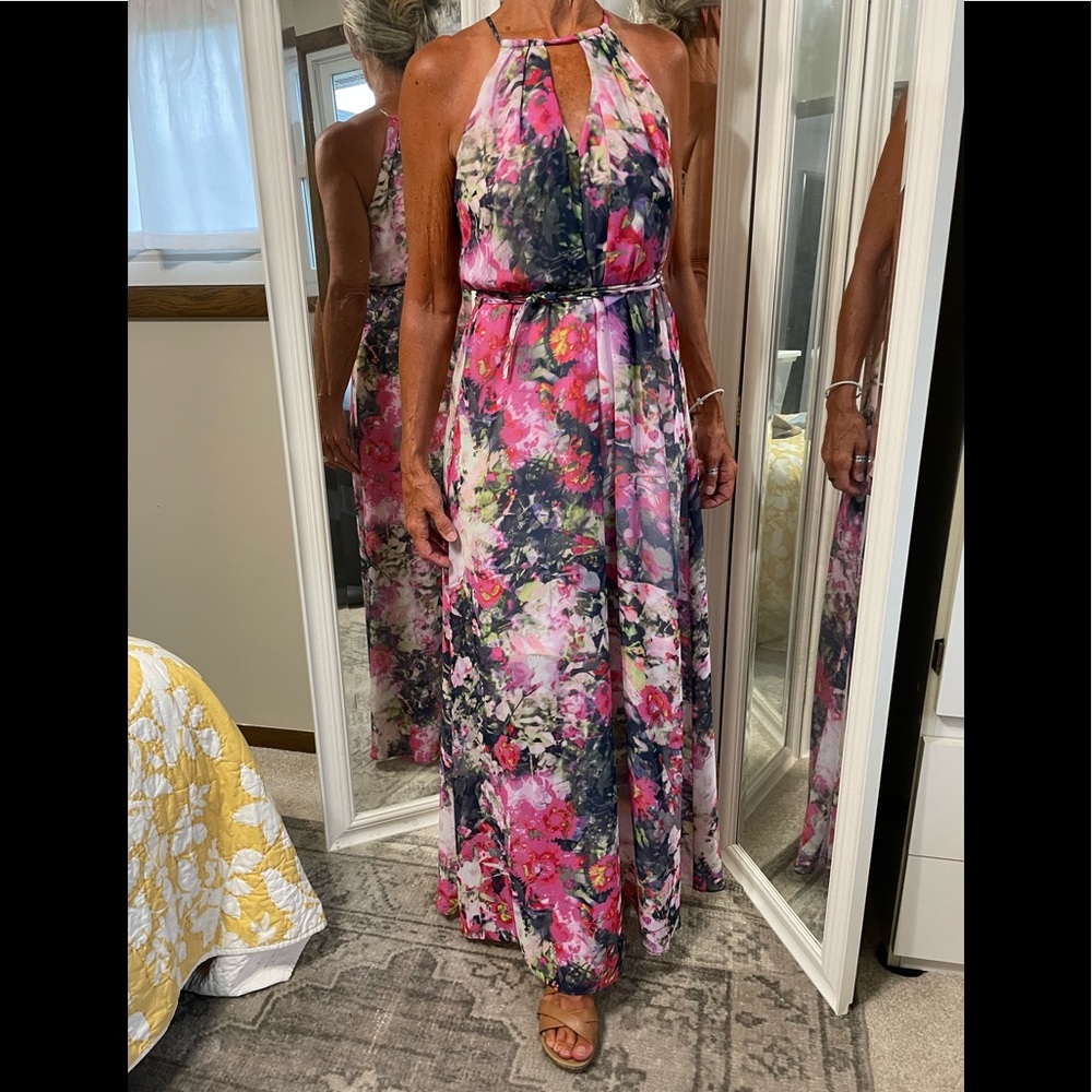 MAGGY LONDON beautiful watercolor maxi dress